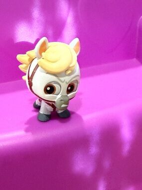 Disney Doorable White and Yellow Pony Figure